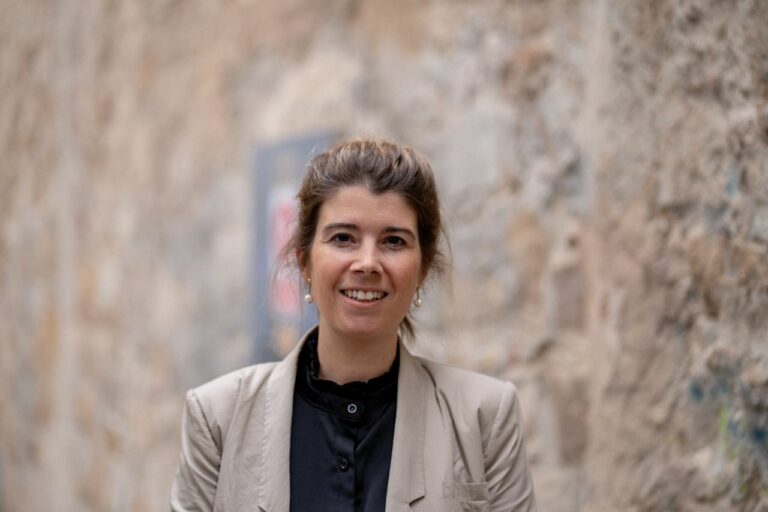 Mercè Escofet (Cs): “No hi ha millor nom que el de J.V. Foix per la biblioteca de Sarrià”
