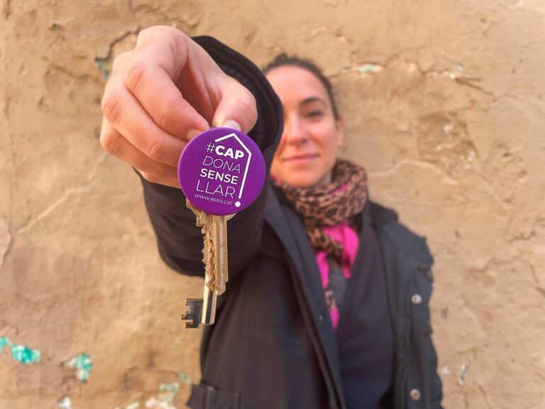 El sensellarisme femení, una problemàtica invisible que comença a copsar l’agenda pública