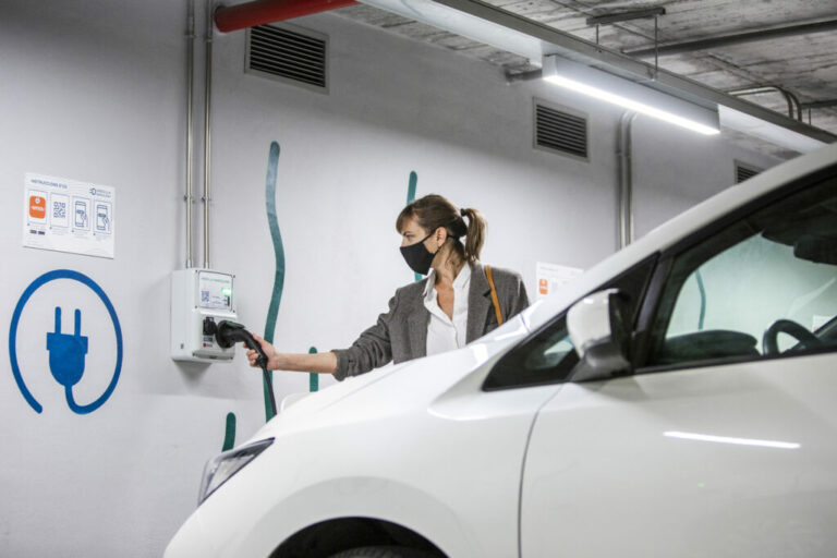 Prova pilot a Sarrià per la recàrrega de vehicles elèctrics a Barcelona