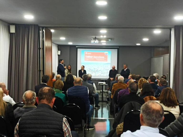 Crítics de Cs apleguen un centenar d’afiliats i exmilitants en un acte per tornar als orígens