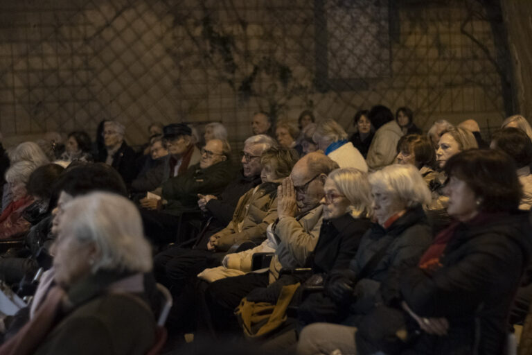 La gent gran de Sarrià celebra el Nadal amb música i poesia