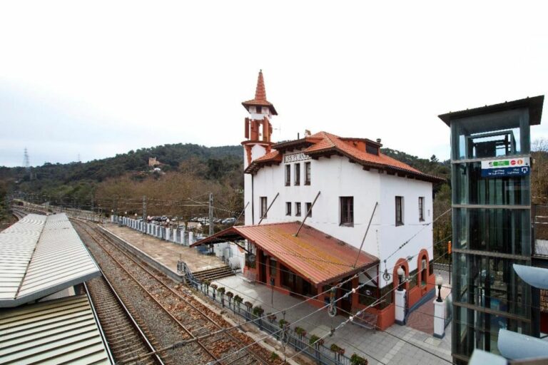 L’estació de les Planes de FGC recuperarà l’aspecte original del vestíbul i l’andana