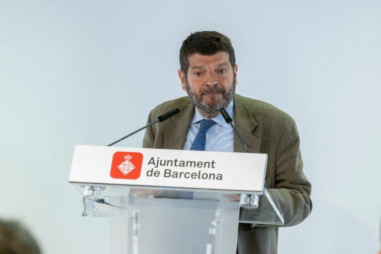 Batlle situa la inauguració de la biblioteca de Sarrià pel 2024