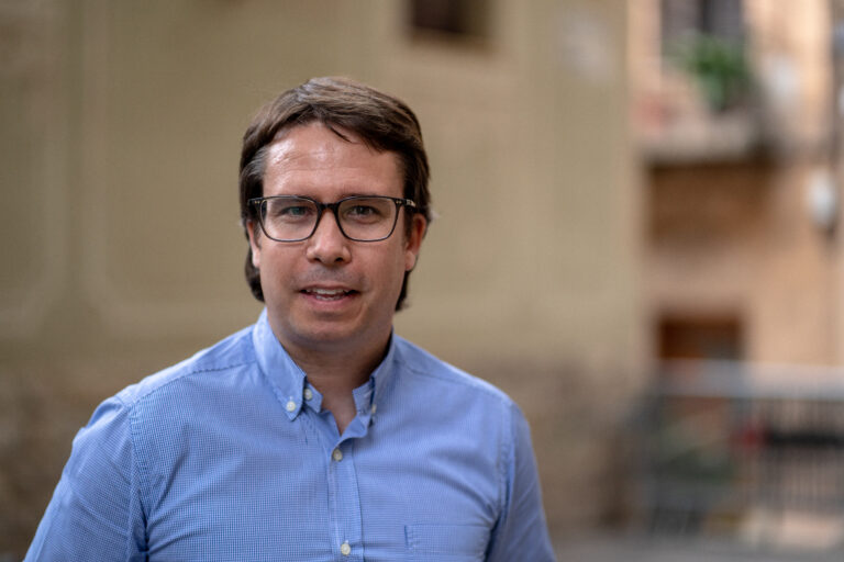 Pol Lliró (Junts): “El nom de J.V. Foix ha de ser el primer a tenir en compte per la biblioteca de Sarrià”