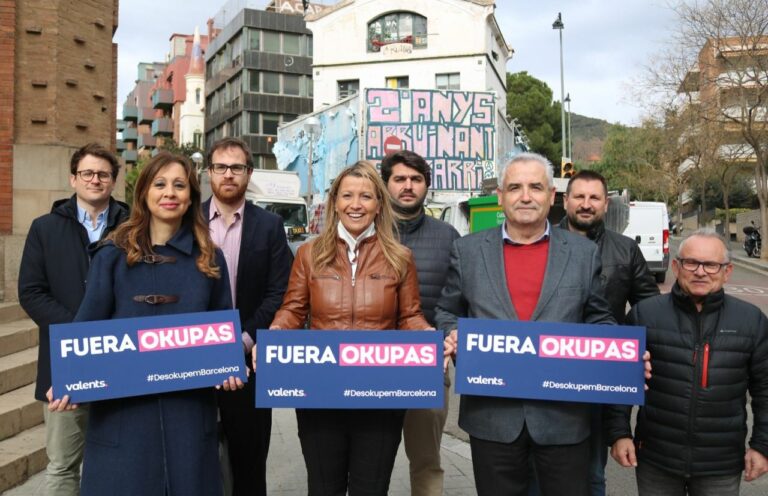 Valents es planta davant La Ruïna: “Farem fora els ocupes en 24 hores”