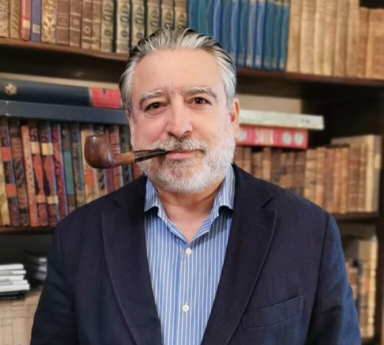 El sarrianenc Jesús A. Mármol publica ‘Y la IA se hizo Dios al tercer día’