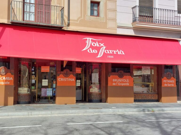La pastisseria Foix de Sarrià celebra els cent anys de la botiga de la plaça