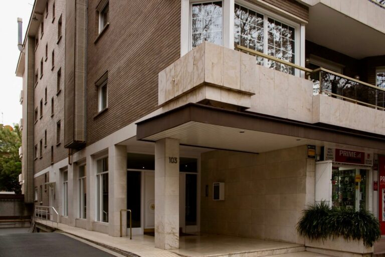 Llogar un pis a Sarrià-Sant Gervasi costa 1.384 euros de mitjana