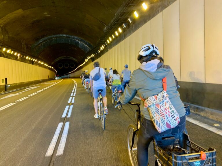 Marxa ciclista pels túnels de Vallvidrera per exigir la connexió Barcelona-Vallès