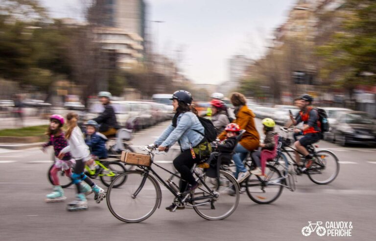 Sarrià participa en la primera trobada internacional de bicibusos