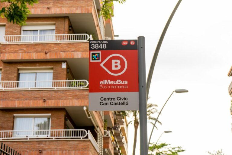 El bus a demanda del Farró-Galvany estrena una nova parada a Can Castelló