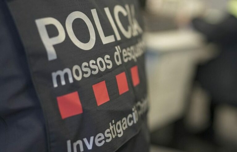 Els Mossos de Sarrià-Sant Gervasi investiguen dos assalts violents a dones taxistes Els Mossos de Sarrià-Sant Gervasi investiguen dos assalts violents a dones taxistes
