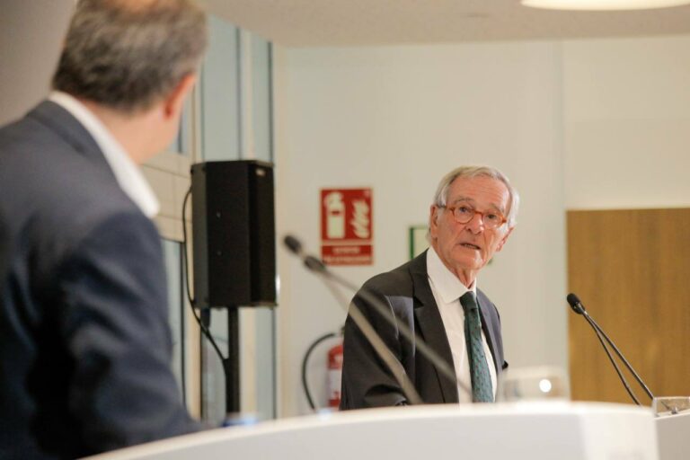 Trias carrega contra el carril bici de la Via Augusta: “No l’hauria fet mai”