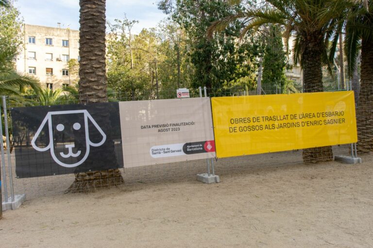 S’inicia el trasllat del pipicà de Piscines i Esports als Jardins del Doctor Hahnemann