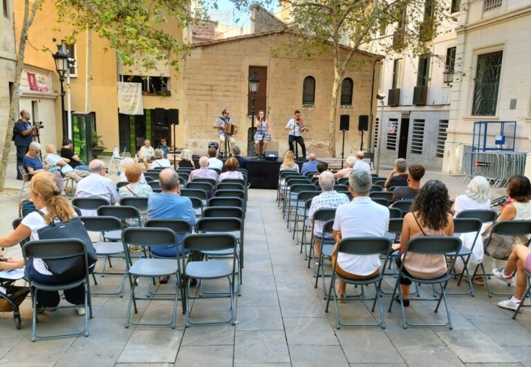 L’11-S a Sarrià-Sant Gervasi, una commemoració aigualida