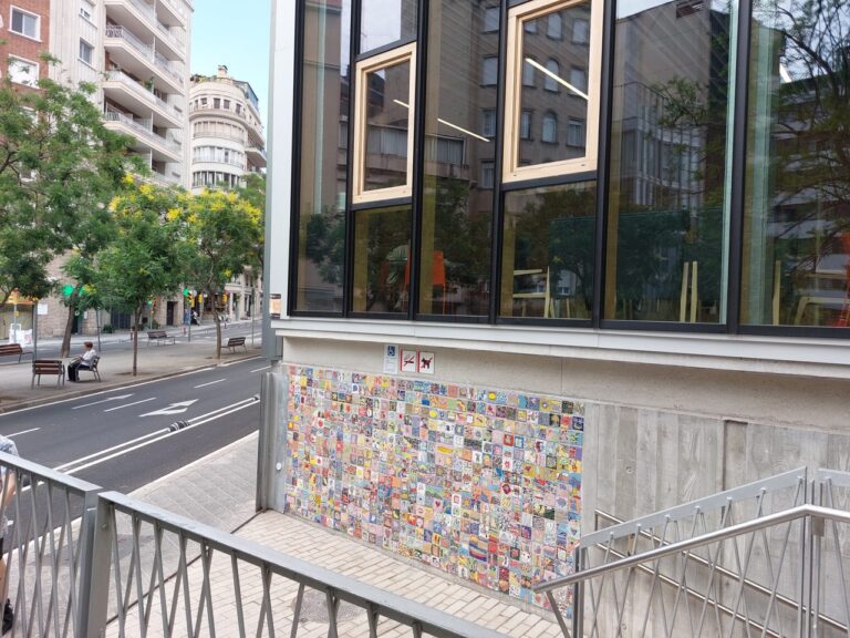 Trossets de mosaic i il·lusió amb TEAS