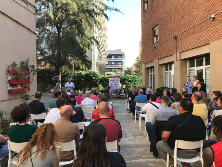 Els assistents durant les intervencions © Dani Silva