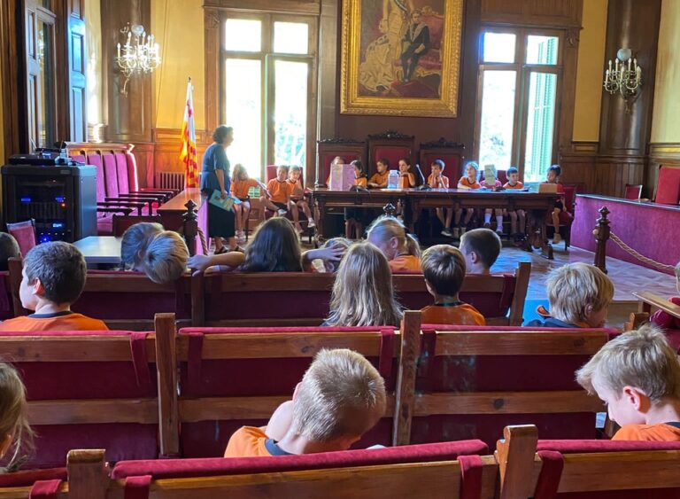 ‘Benvinguts a la nostra ciutat’: una guia dels alumnes del Sant Ignasi pels infants nouvinguts