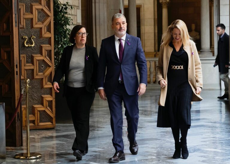 Collboni no aconsegueix completar el govern a Sarrià-Sant Gervasi