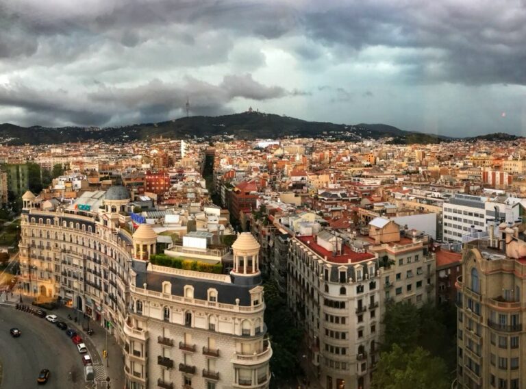 Els salaris de Sarrià-Sant Gervasi doblen els més baixos de Barcelona