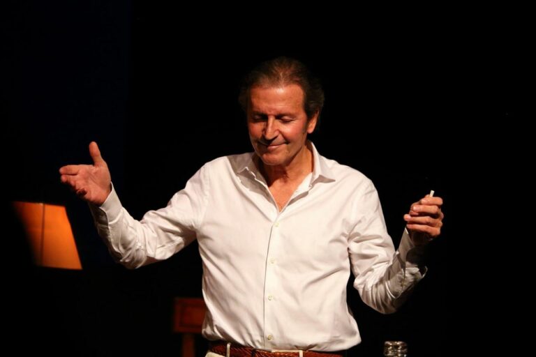 Pep Munné es posa en la pell de Gil de Biedma al Teatre la Gleva amb ‘Las Rosas de papel’