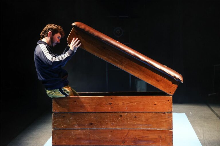 L’Escola Pia Balmes cedeix el seu plint per a l’obra de teatre ‘Jump’ de Marc Balaguer