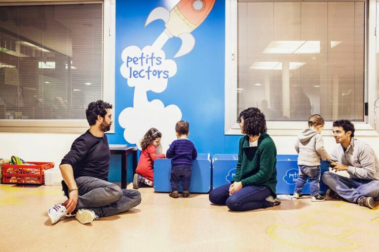 Collboni tanca Vila Veïna, el servei municipal per promoure la corresponsabilitat i les cures