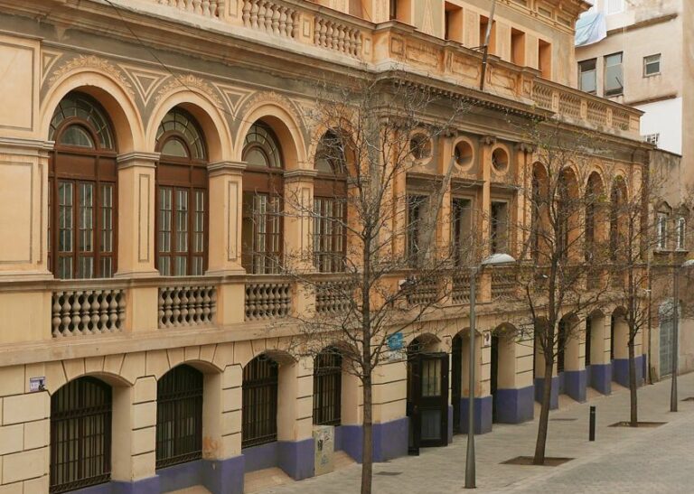 L’edifici històric de l’Institut Josep Serrat i Bonastre: dels orígens a la reforma de Josep Goday