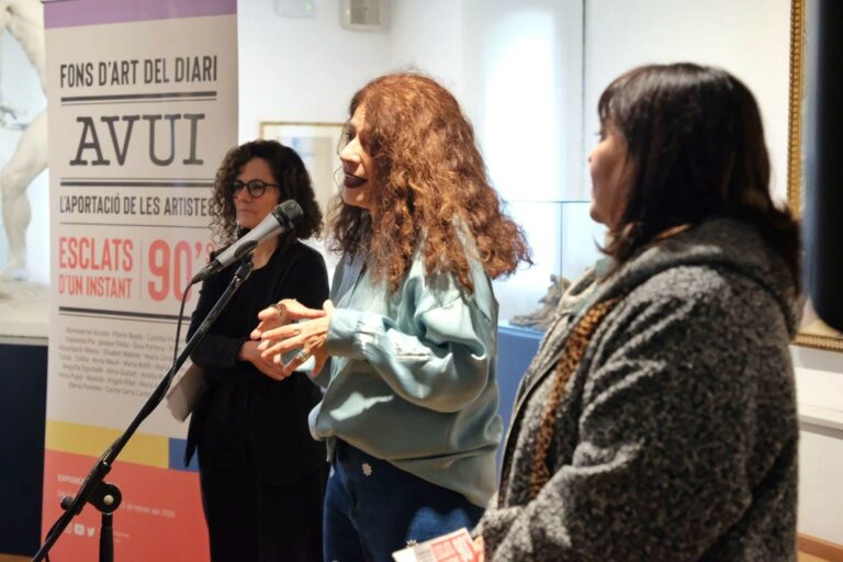 Elina Norandi recupera les dones artistes del fons d’art  del diari Avui en una exposició