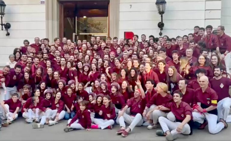 Els Castellers de Sarrià descarreguen el primer 7d7 de la seva història en el primer intent