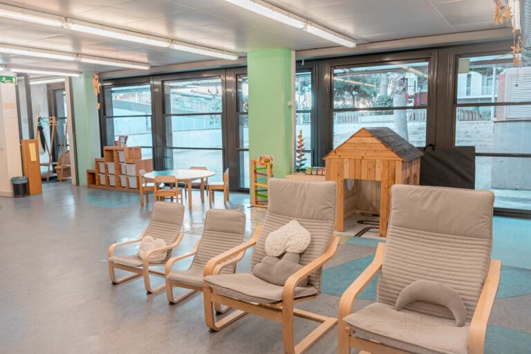 Compartir la criança dels fills de 0 a 3 anys amb altres mares i pares: l’alternativa a l’escola bressol