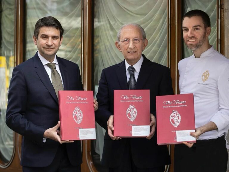 ‘Via Veneto’: l’autobiografia del restaurant de la burgesia catalana en un llibre