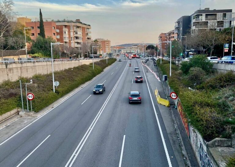 Denunciat un conductor per triplicar la velocitat permesa a la Via Augusta: circulava a 143 km/h Denunciat un conductor per triplicar la velocitat permesa a la Via Augusta: circulava a 143 km/h