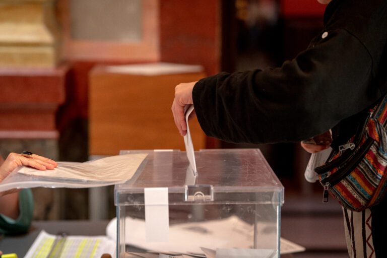 Una societat dividida Una societat dividida