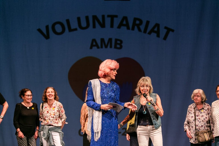 Brigitta Lamoure condueix l’acte del voluntariat amb la gent gran al Teatre de Sarrià Brigitta Lamoure condueix l’acte del voluntariat amb la gent gran al Teatre de Sarrià