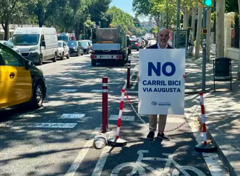 Sirera talla unilateralment el carril bici de la Via Augusta Sirera talla unilateralment el carril bici de la Via Augusta