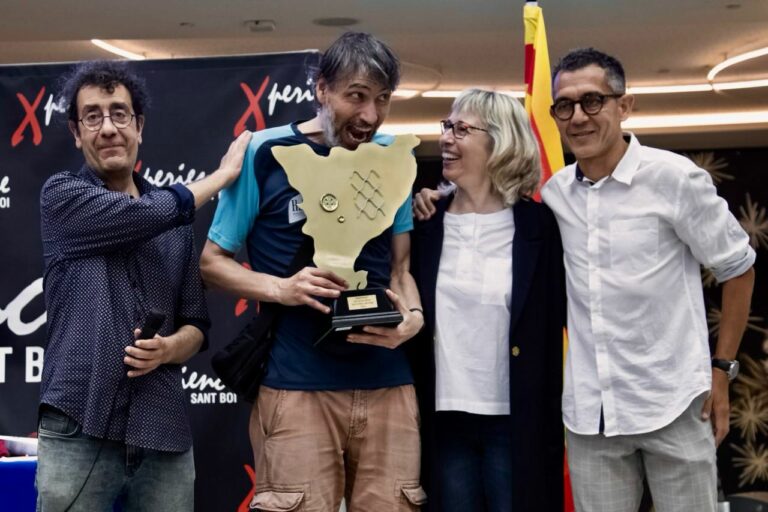 L’Associació Catalana de Futbol Botons i el jugador Esteve Verde fan història L’Associació Catalana de Futbol Botons i el jugador Esteve Verde fan història