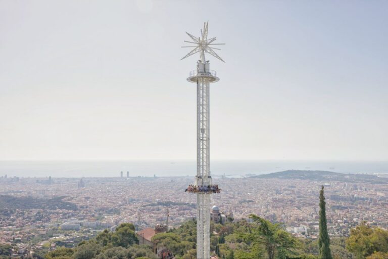 El parc d’atraccions del Tibidabo estrena ‘Merlí’: 52 metres de caiguda lliure