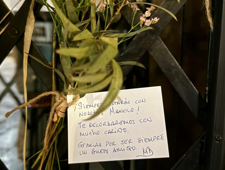 Sarrià-Sant Gervasi homenatjarà Manolo Pérez del bar Monterrey