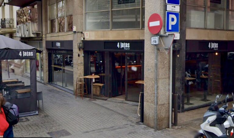 Nova sanció a un bar de Tuset: la Guàrdia Urbana precinta el 4 Latas Diagonal