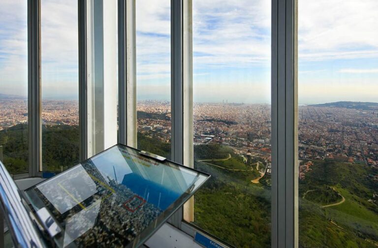 La Torre de Collserola reobre el seu mirador al públic fins al setembre La Torre de Collserola reobre el seu mirador al públic fins al setembre