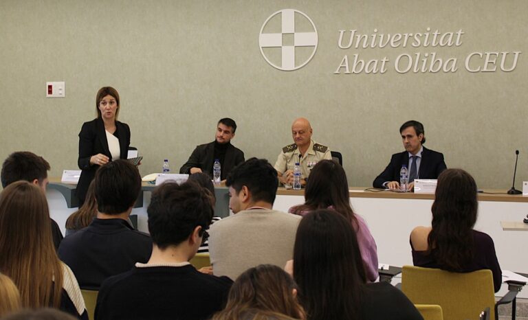 Gairebé el 40% dels joves universitaris de l’Abat Oliba estan disposats a unir-se al servei militar lleuger Gairebé el 40% dels joves universitaris de l’Abat Oliba estan disposats a unir-se al servei militar lleuger