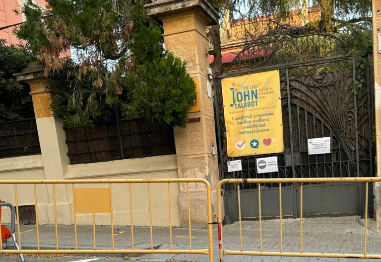 Els entorns de l’escola John Talabot i la clínica Teknon guanyaran espai de vorera per als vianants Els entorns de l’escola John Talabot i la clínica Teknon guanyaran espai de vorera per als vianants