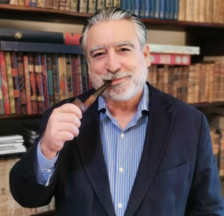 El sarrianenc Jesús A. Mármol publica ‘Humanos e IA, la lucha de especies ya está aquí’