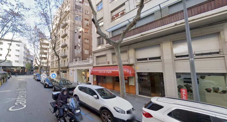Denúncia per discriminació lingüística al Cafè de París de Galvany