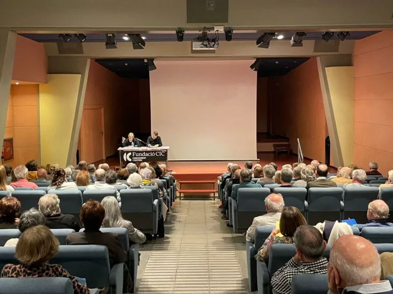 Galvany reflexiona sobre la mort i l’esperança: èxit del cicle de conferències quaresmals