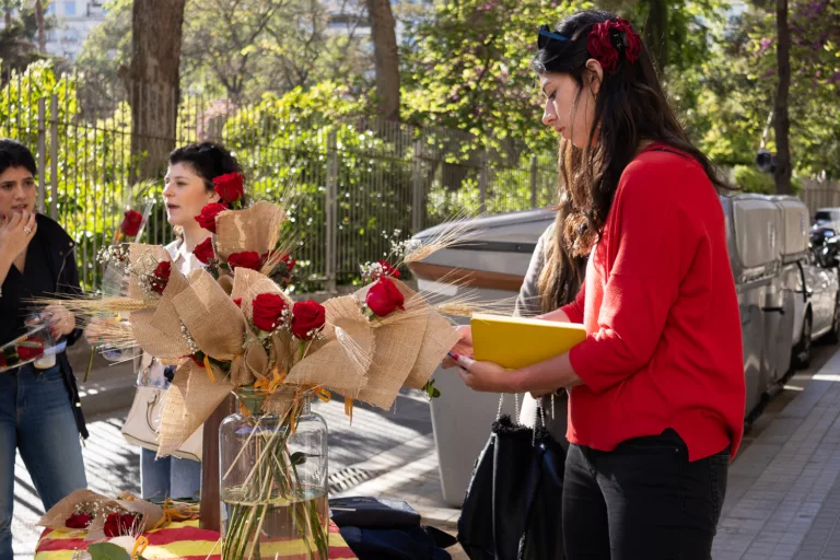 Sant Jordi 2025, una jornada multitudinària i radiant: “Ha vingut moltíssima gent”