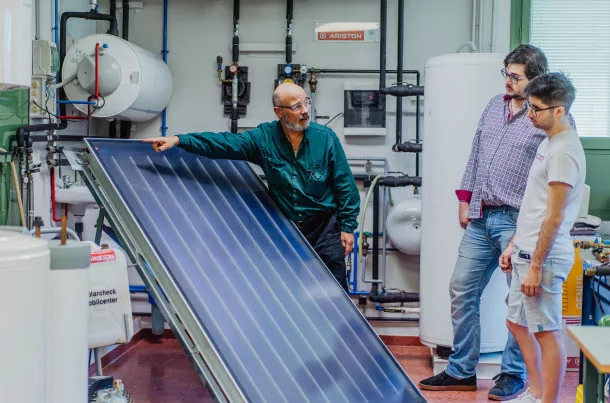 Què pot ensenyar l’apagada elèctrica als futurs enginyers en energies renovables?