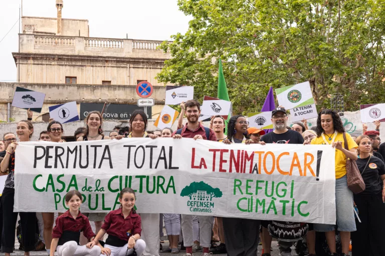 El teixit social i cultural de Sarrià es mobilitza per Can Raventós