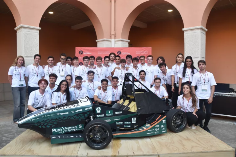 Estudiants de l’EUSS presenten un nou monoplaça elèctric amb aerodinàmica perfeccionada